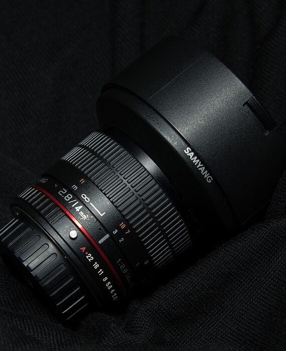 lens-2151809_1920