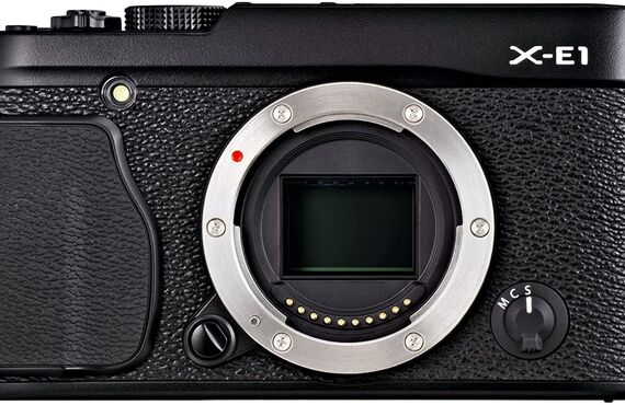 梅田のおすすめ FUJIFILM 富士フイルム X-E1 ボディの高い買取価格 売るなら百獣のカメラ買取王が高価買い取り