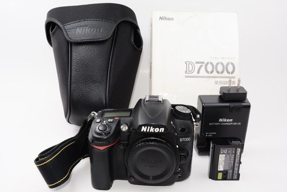 Nikon ニコン デジタル一眼レフカメラ D7000 ボディ
