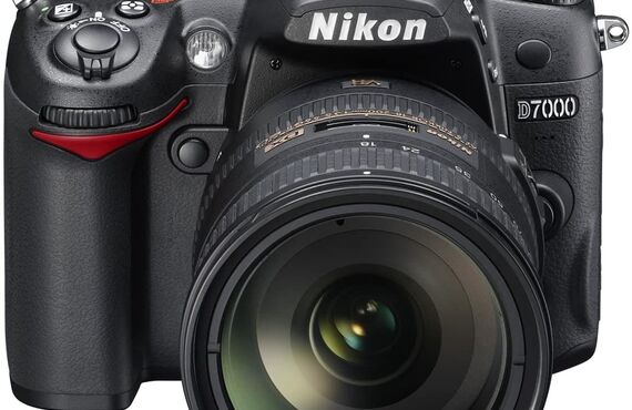 長野のおすすめ Nikon ニコン D7000 18-200VRII キット 高い買取価格 売るならカメラ買取王 カメライオンが高価買取