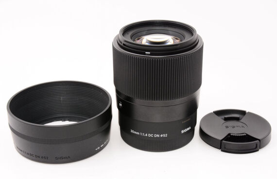 伊丹おすすめ SIGMA シグマ 30mm F1.4 DC DN Contemporary C016高い買取価格 百獣のカメラ買取王が高価買い取り