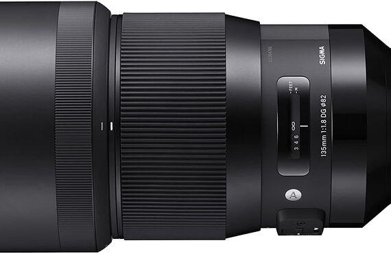 宝塚のおすすめ SIGMA シグマ 135mm 高い買取価格 売るなら百獣のカメラ買取王 カメライオンが高価買い取り