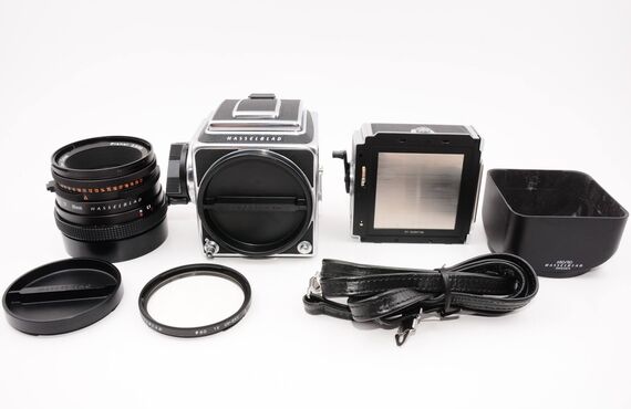 明石大久保のおすすめ Hasselblad 500C/M CM + CF 80mm f2.8 + A12 の買取価格 売るなら百獣の買取王が高価買い取り 