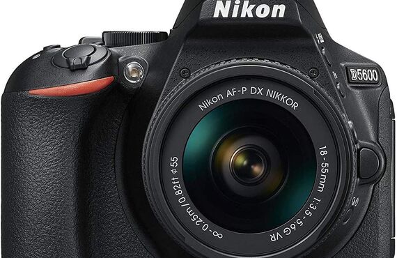 福崎町のおすすめ Nikon ニコン D5600 AF-P 18-55 VR レンズキット の買取価格 売るなら百獣の買取王が高価買い取り