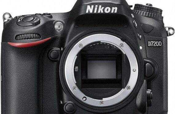 加古川のおすすめ Nikon ニコン デジタル一眼レフカメラ D7200 の高い買取価格 売るなら百獣の買取王が高価買い取り