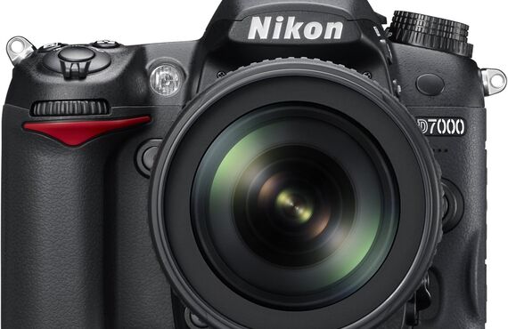 鳥取のおすすめ Nikon ニコン D7000 8-105VR キット の高い買取価格 売るなら百獣の買取王が高価買い取り