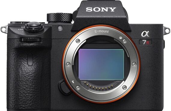 神戸のおすすめソニー SONY α7RM3 ILCE-7RM3の高い買取価格 売るなら百獣の買取王 カメライオンが高価買い取り