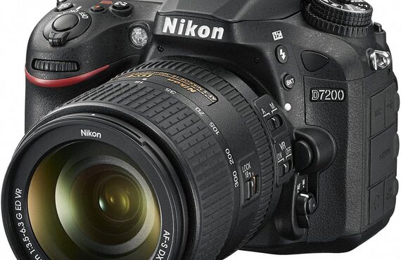 吹田のおすすめ Nikon ニコン D7200 18-300VR レンズキットの高い買取価格 カメラ売るなら百獣の買取王が高価買い取り