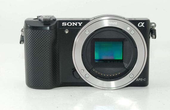 神戸のおすすめ SONY ソニー α5000 ボディの高い買取価格 売るなら百獣の買取王 カメライオンが高価買い取り