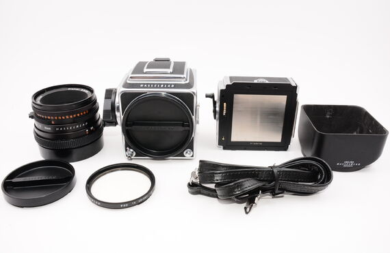 三宮おすすめ Hasselblad ハッセルブラッド 500C/M CM + CF 80mmの高い買取価格 売るなら買取王が高価買い取り