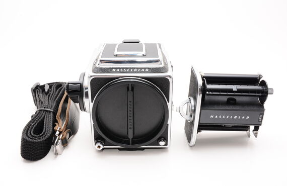 三宮おすすめ HASSELBLAD ハッセルブラッド 503CW の高い買取価格 売るなら百獣の買取王が高価買い取り