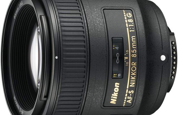 西宮のおすすめ Nikon ニコン 85mm f/1.8Gの高い買取価格 売るなら百獣のカメラ買取王 カメライオンが高価買い取り