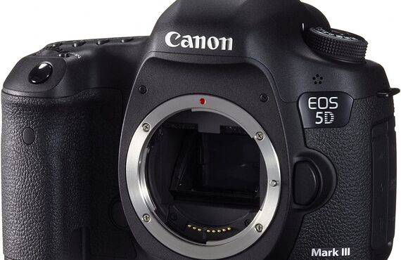 カメラレンタル神戸のおすすめレンズ・ビデオカメラ買取王カメライオンCANON EOS 5D Mark III ボディ 一眼レフ