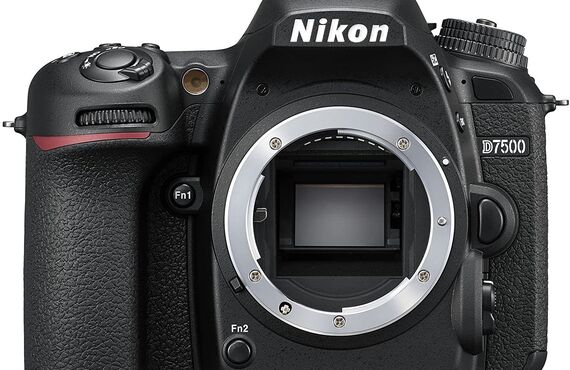 カメラレンタル神戸のおすすめレンズ・ビデオカメラ買取王カメライオンNIKON D7500ボディ 一眼レフ