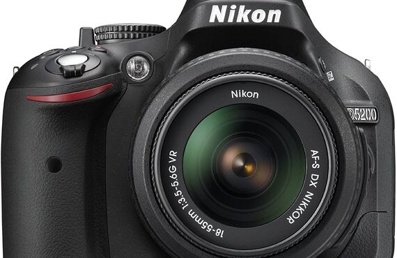 新潟おすすめ Nikonニコン D5200レンズキット18-55mm f/3.5-5.6Gの高い買取価格 売るなら百獣の買取王が高価買い取り 
